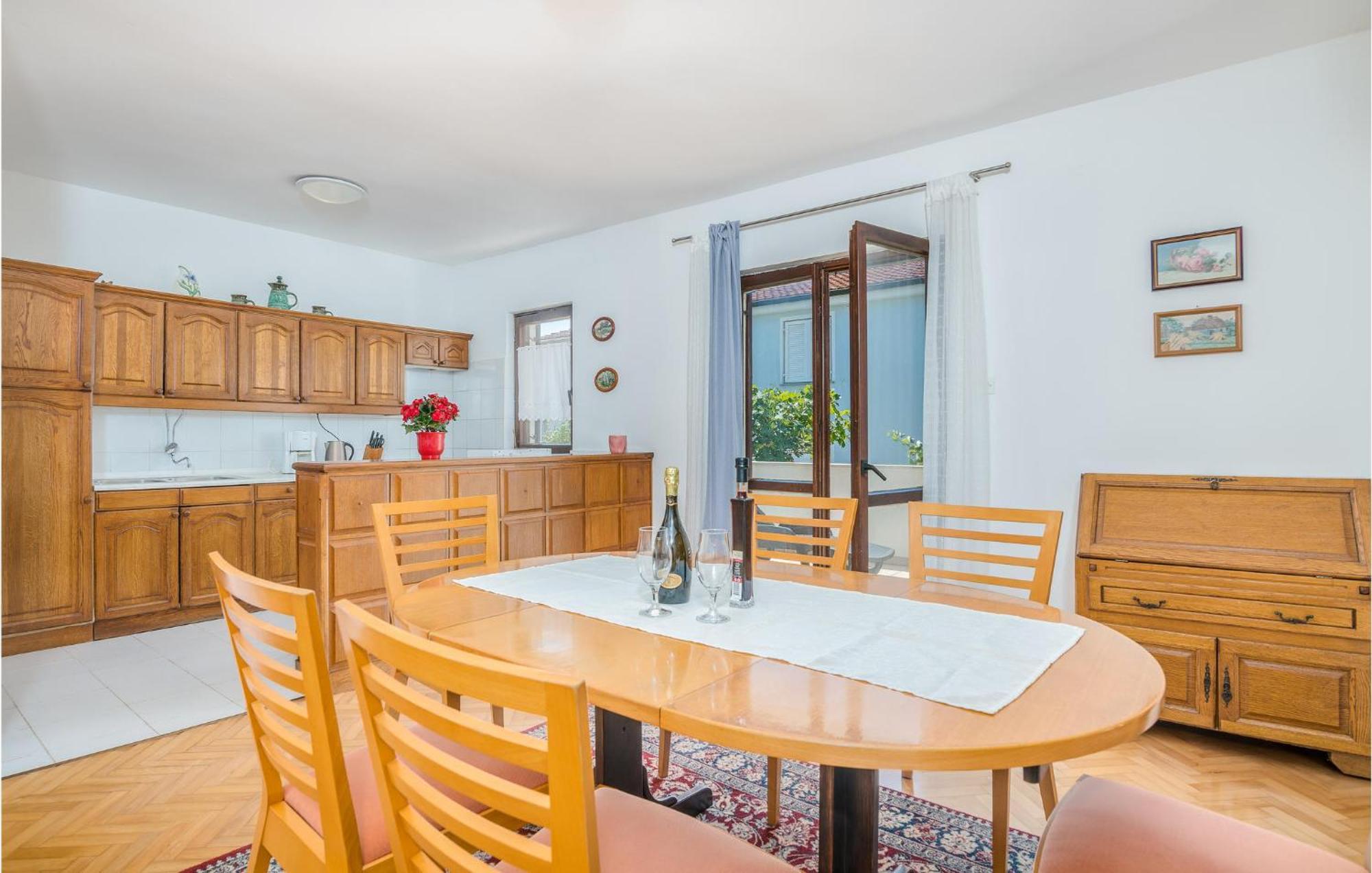 Stunning Apartment In Malinska With Kitchen Eksteriør bilde